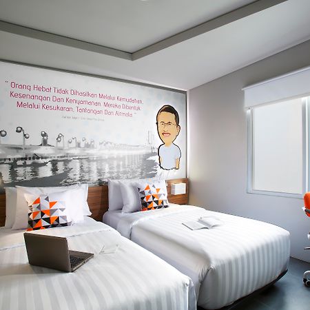 Berry Biz Hotel Seminyak Buitenkant foto