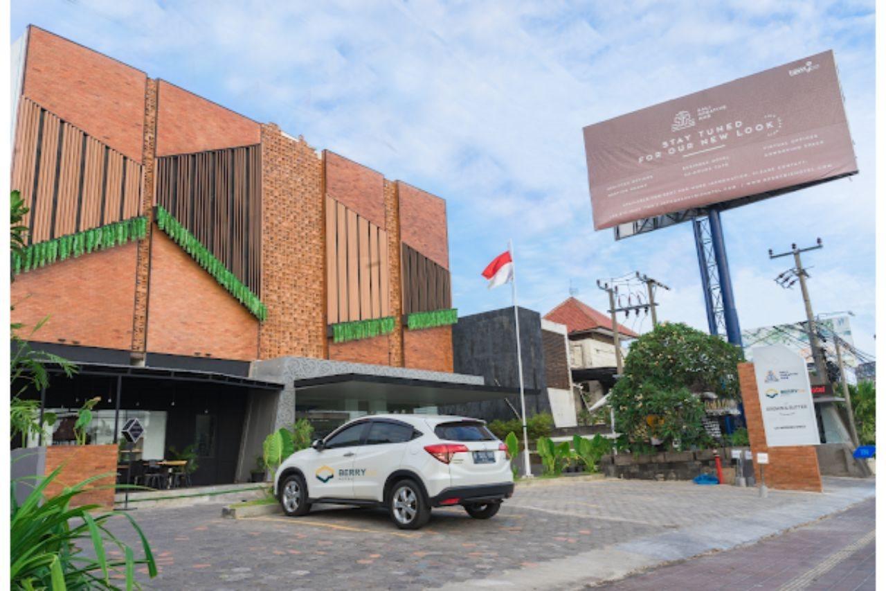Berry Biz Hotel Seminyak Buitenkant foto