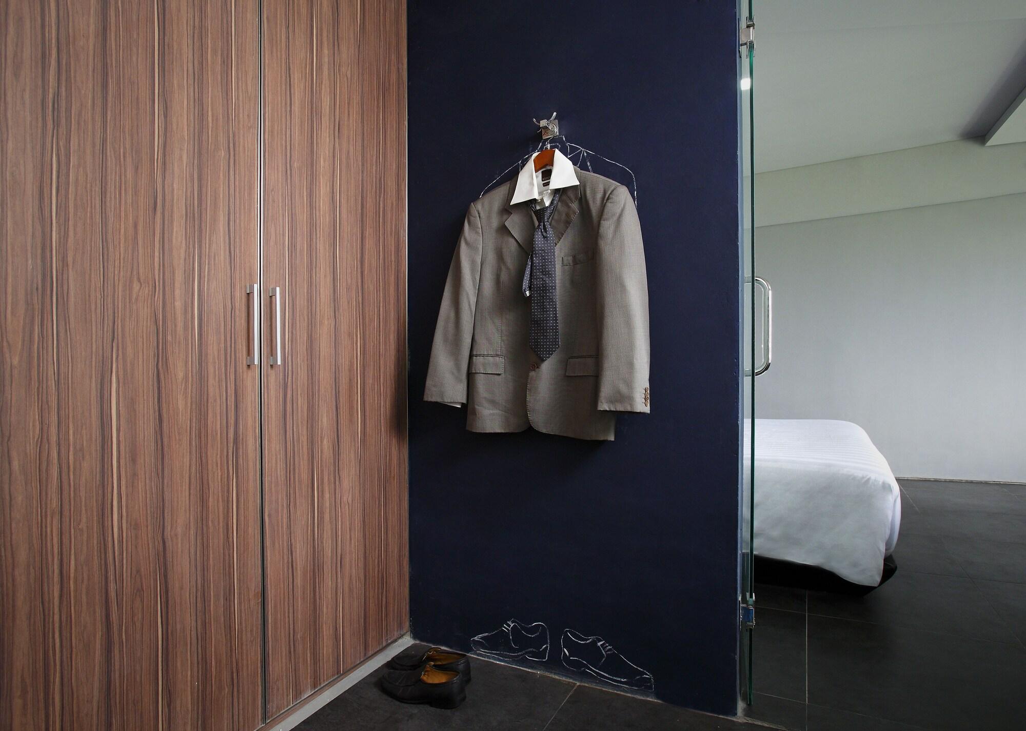 Berry Biz Hotel Seminyak Buitenkant foto