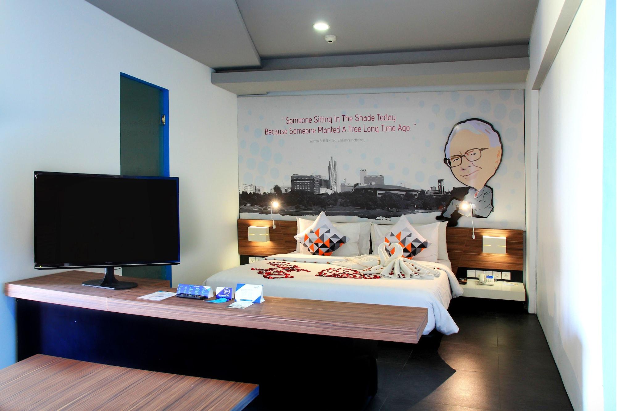 Berry Biz Hotel Seminyak Buitenkant foto