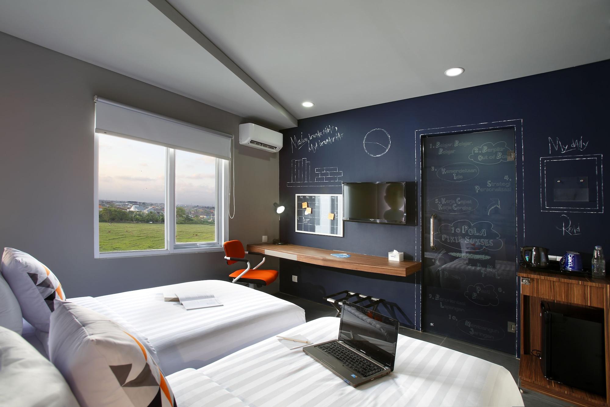 Berry Biz Hotel Seminyak Buitenkant foto