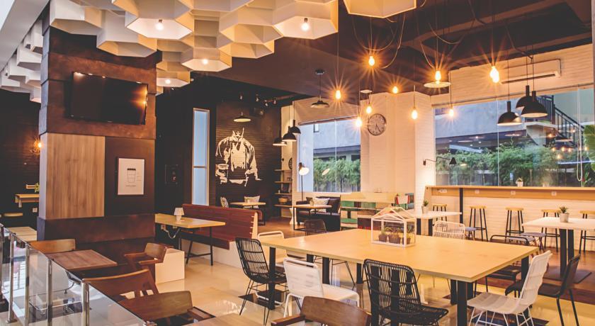 Berry Biz Hotel Seminyak Buitenkant foto