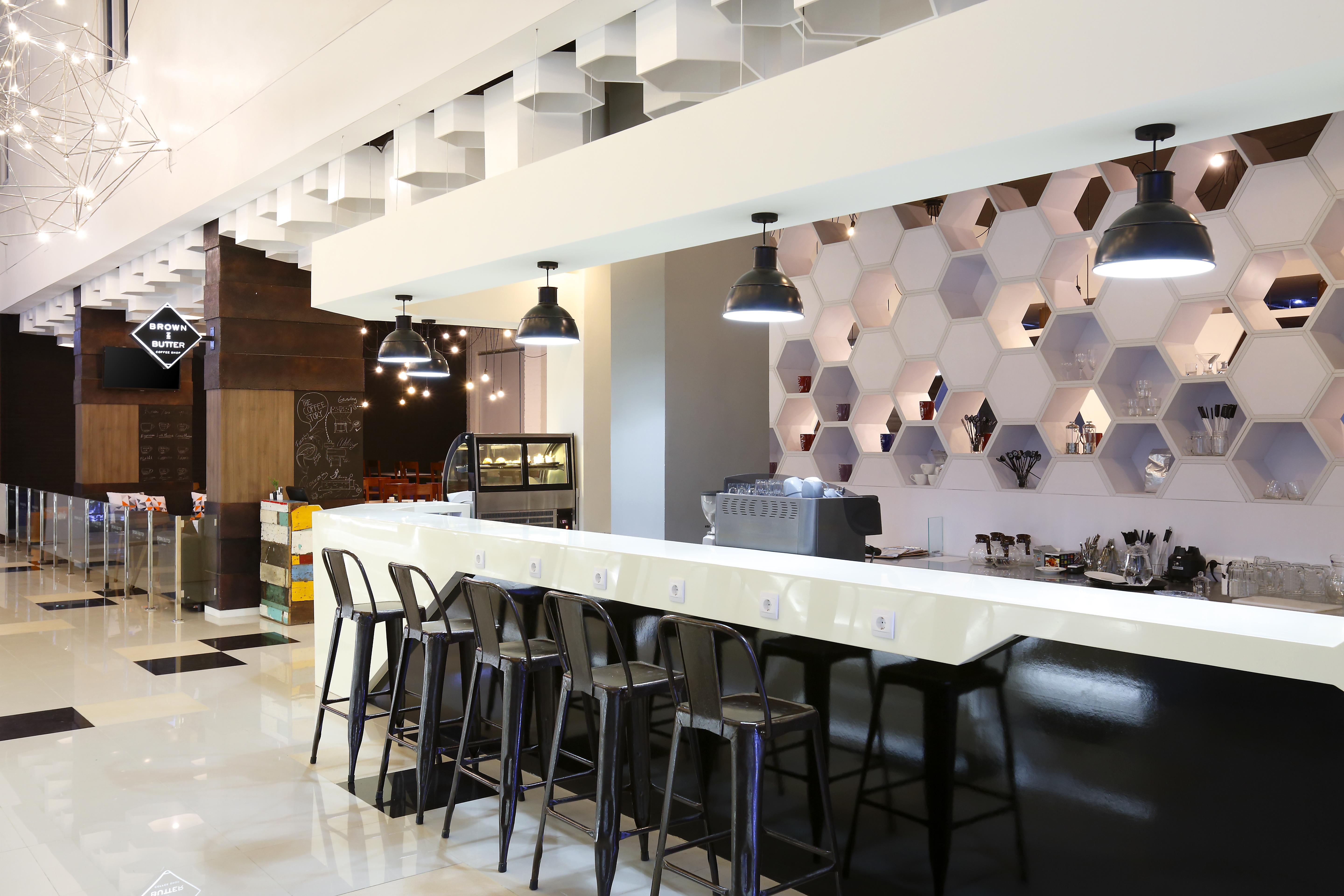 Berry Biz Hotel Seminyak Buitenkant foto